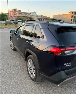 تۆیۆتا ڕاڤ 4